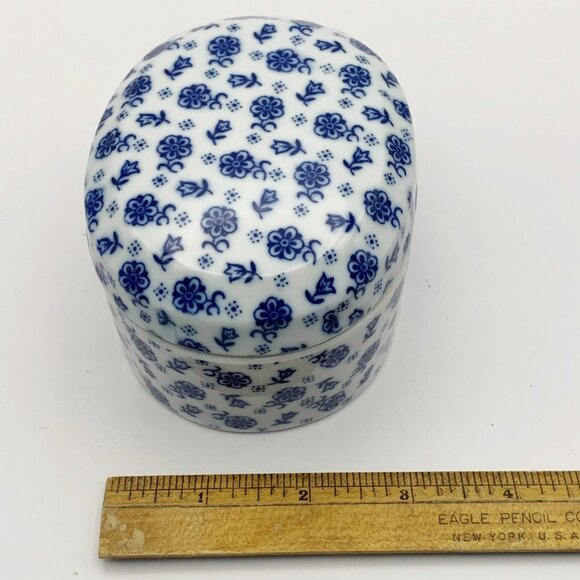 Vintage I.W. Rice & Co. Inc. Blue & White Floral Small Lidded Dish - Picture 7 of 9
